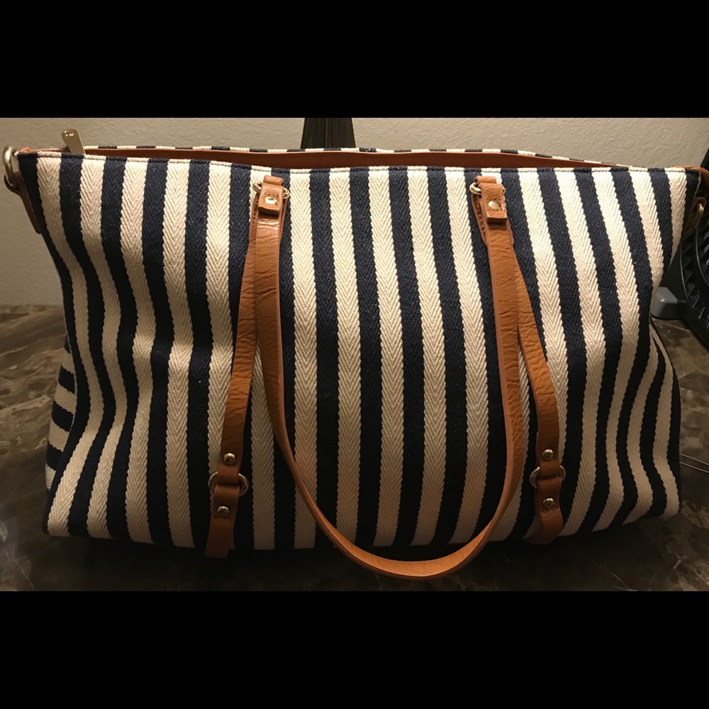 Charming Charlie Navy and Cream Totes